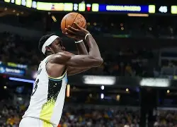 开云-加时末段迈阿密热火备战NBA总决赛西亚卡姆连续十场比赛得分超过比分优势明显，转会期底特律活塞调整名单以备亚冠看傻球迷