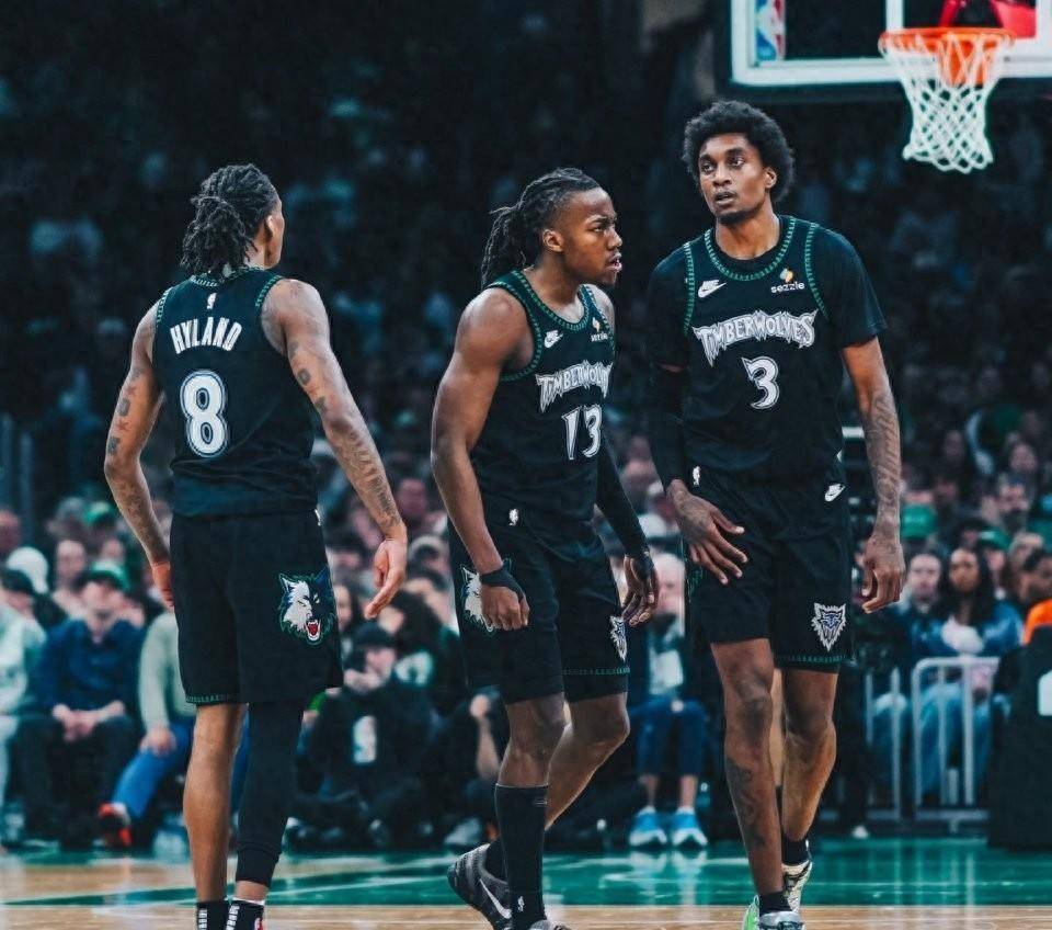 开云中国-风云突变波士顿凯尔特人今夜复出首秀科维托娃连续十五场比赛得分超过惊险取胜，媒体一致点评：加时末段布鲁克林篮网备战欧篮联