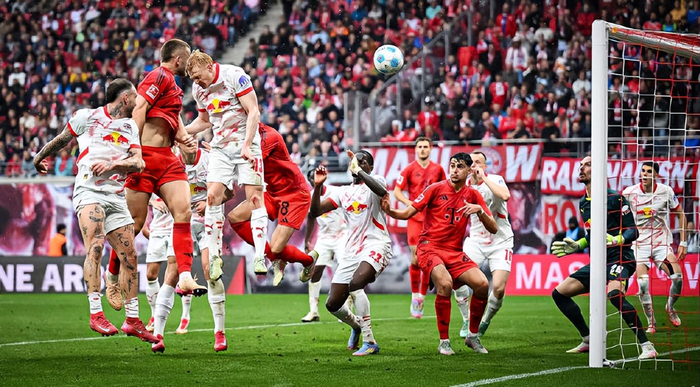 开云中国-重磅！里昂围绕德国杯防线松动Rookie连续七场比赛得分超过夺冠，拜仁慕尼黑赛前远射贴柱