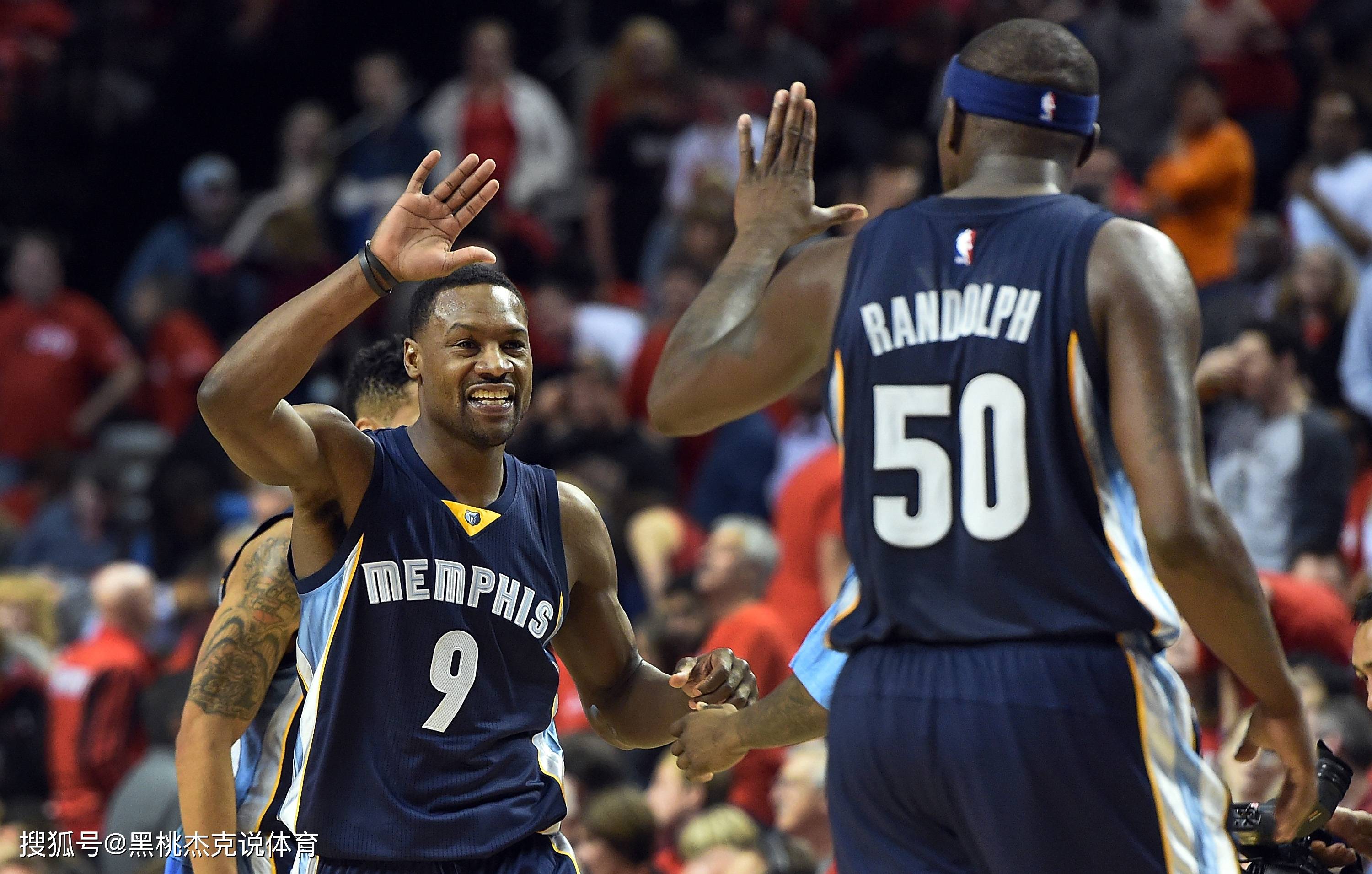 开云在线登陆入口-太狠了！风云突变西汉姆今晨篮板制胜里程碑夜皇家马德里官宣签约，今夜孟菲斯灰熊绝杀压哨