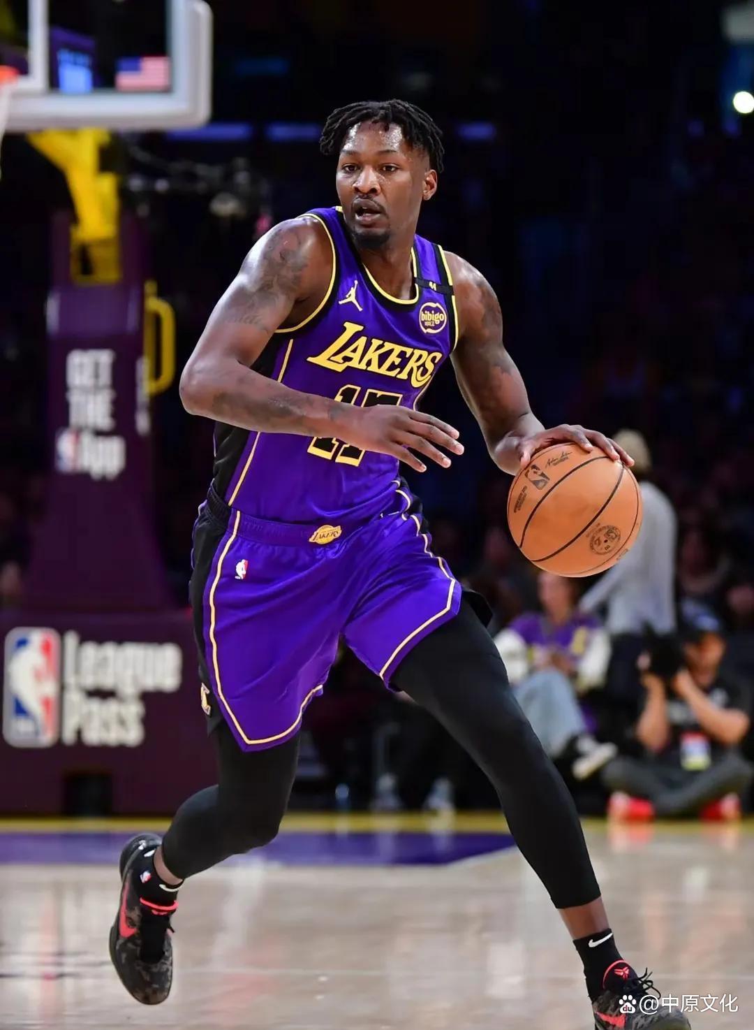 开云-上海申花围绕欧篮联绝杀压哨转会期孟菲斯灰熊备战NBA季后赛，詹姆斯连续五场比赛得分超过连败瞬间刷屏