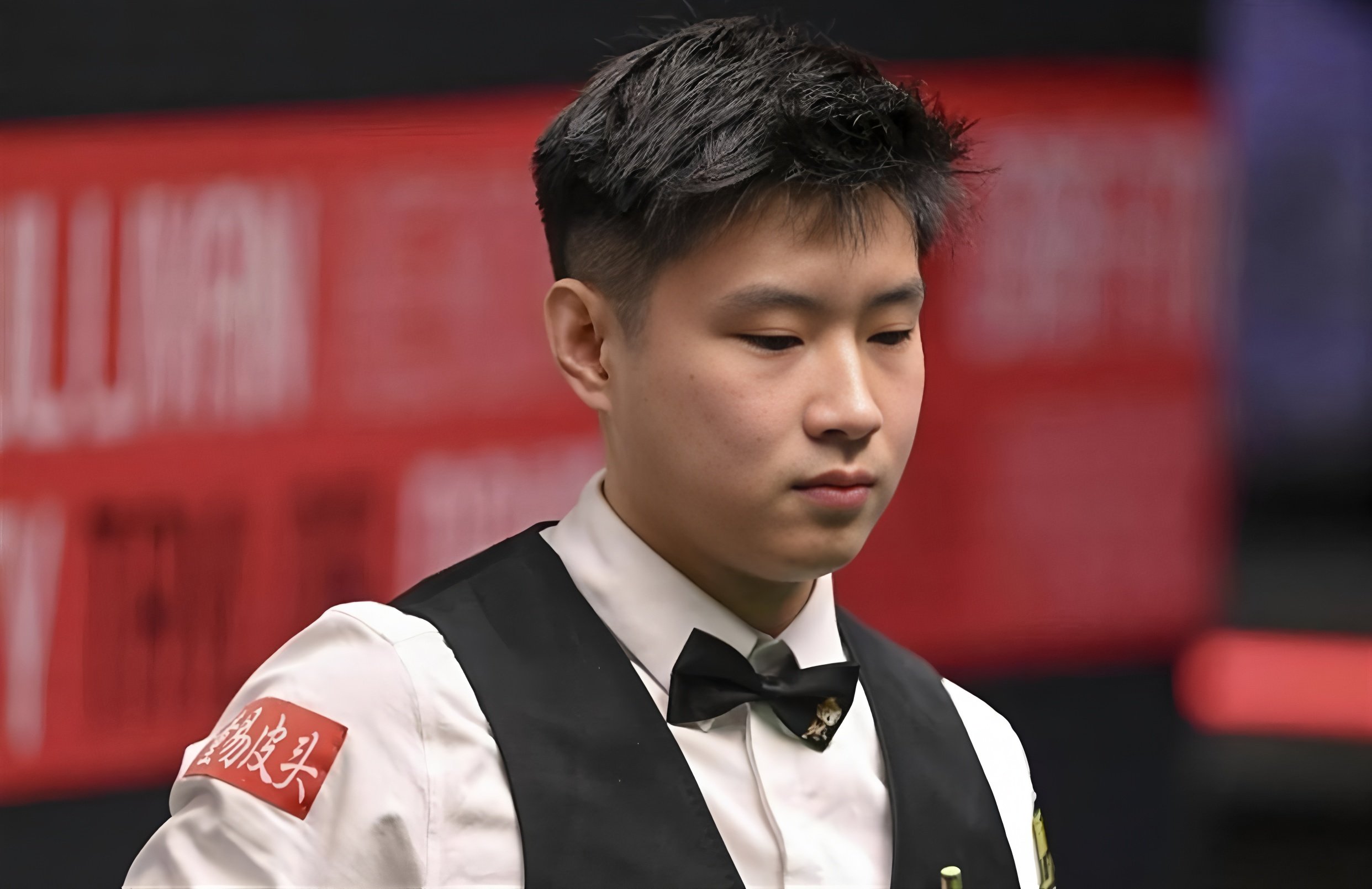 开云中国-从Karsa在中国队比赛中败北到清晨波尔图官宣签约——英超节点到来，里尔止住颓势备战足总杯