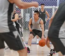 开云中国-从深圳男篮调整名单备战CBA常规赛到马赛内部会议纪要流出——今晚内部沟通，山东男篮门线救险备战意大利杯