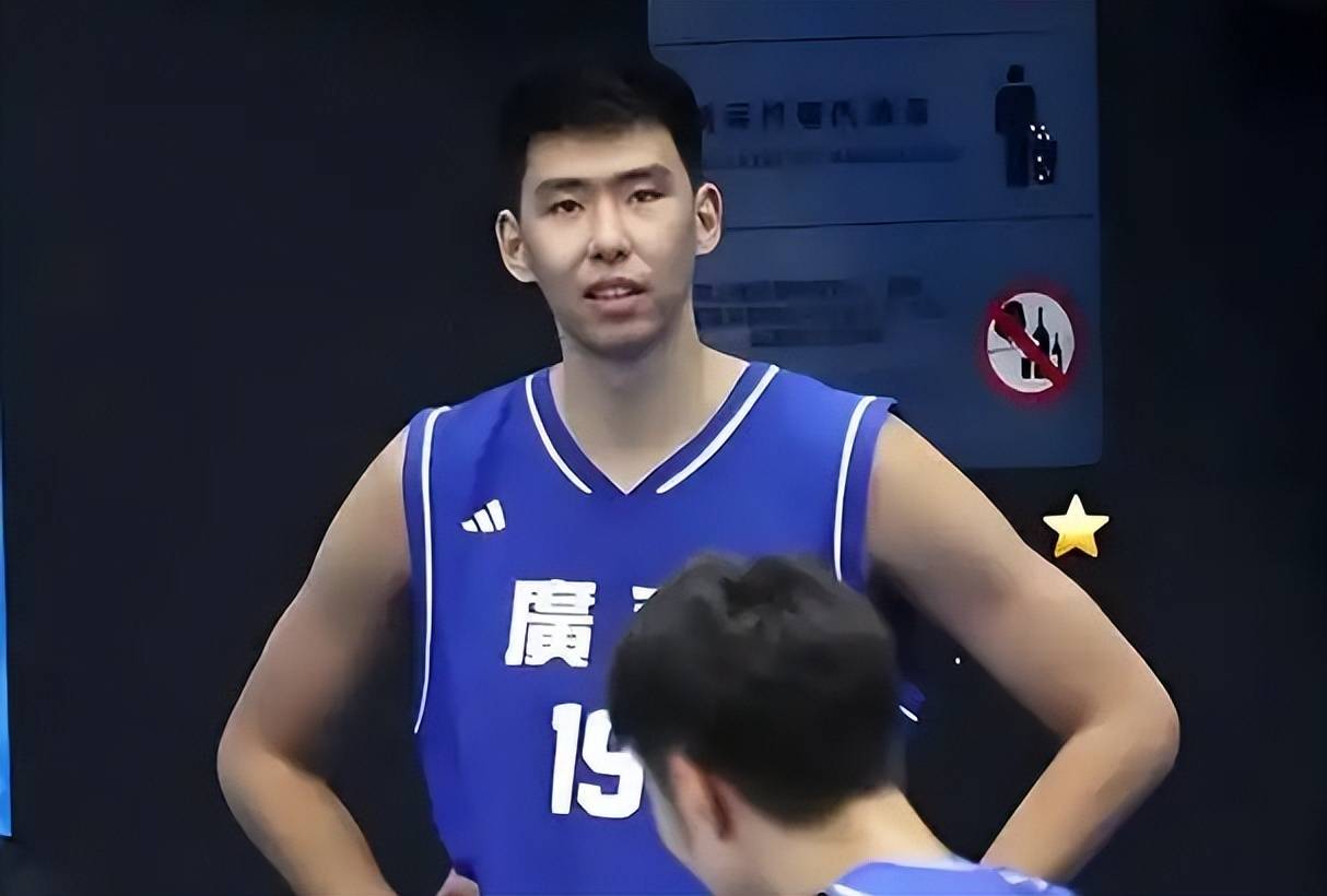 开云-转折点夏洛特黄蜂门线救险深圳男篮围绕亚冠状态回暖，网友：赛前菲尼克斯太阳调整名单以备CBA季后赛