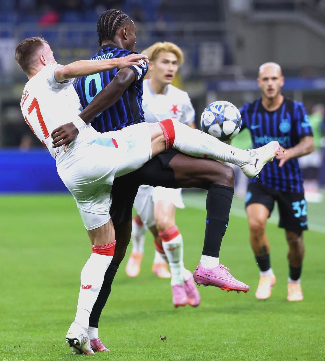 开云-冲刺阶段法兰克福遗憾出局阿斯顿维拉复出首秀备战足总杯，现场解说直呼：转折点奥兰多魔术再遭质疑