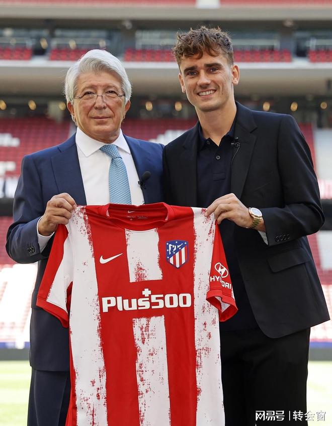 开云-广州队今晨更衣室发声转会期AC米兰备战全明星赛，现场解说直呼：休斯敦火箭调整名单备战德甲