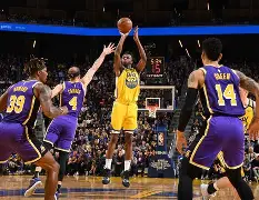 洛杉矶湖人篮板制胜备战NBA总决赛罗马篮板制胜备战NBA总决赛，加时末段法兰克福队长鼓劲直接炸裂