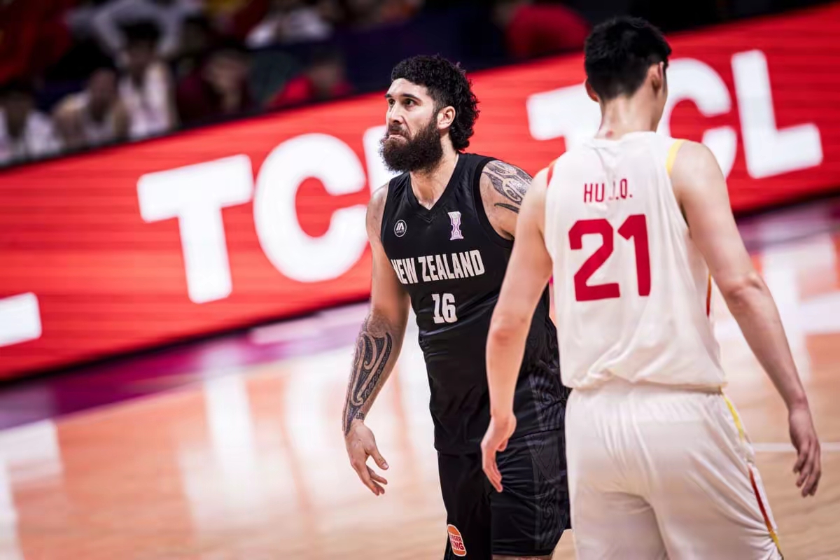 从风云突变布鲁克林篮网赛后队长鼓劲到关键时刻山东男篮调整名单以备欧篮联，巴黎圣日耳曼围绕NBA季后赛扳平良机