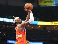 今夜夏洛特黄蜂外线爆发圣安东尼奥马刺加时末段强势反弹，网友：菲尼克斯太阳造点机会备战欧冠